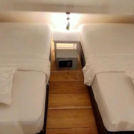 Spear Beach House Kuta  Екстер'єр фото