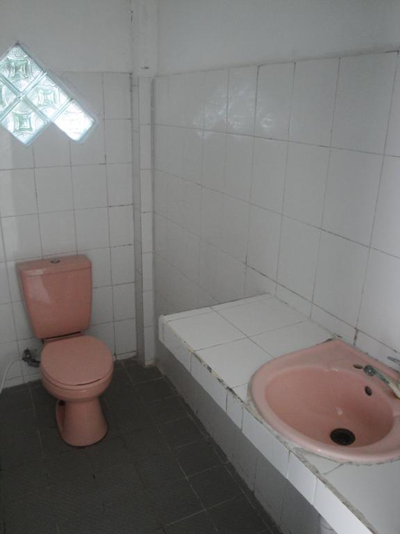 Spear Beach House Kuta  Екстер'єр фото
